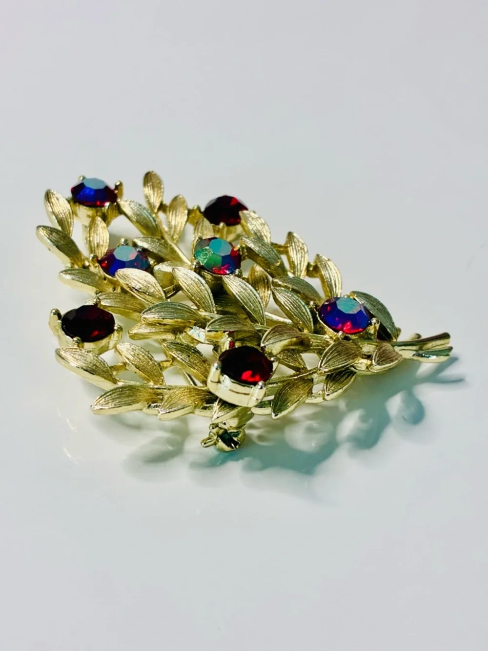 VTG Lisner Gold Leaf Brooch with Multicolor and Beautiful Deep Red AB Crystals